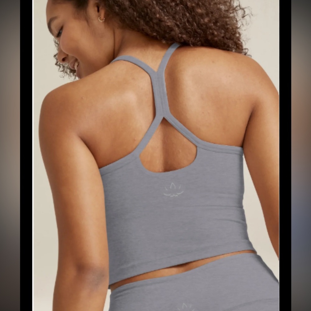 Beyond Yoga Light Heather Gray T-Back Cropped Sports Bra